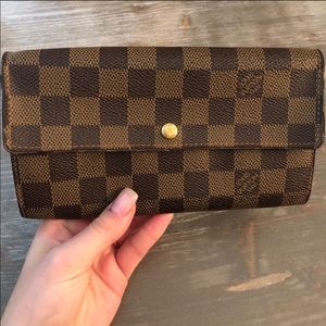 AUTHENTIC Louis Vuitton Damier Ebene Sarah wallet